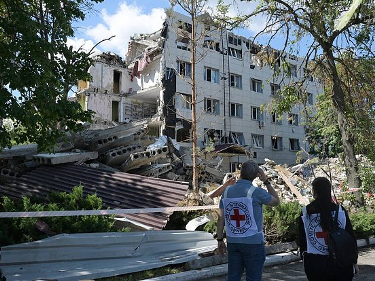 Удар ВСУ по колледжку в Старобельске назвали терактом Запада