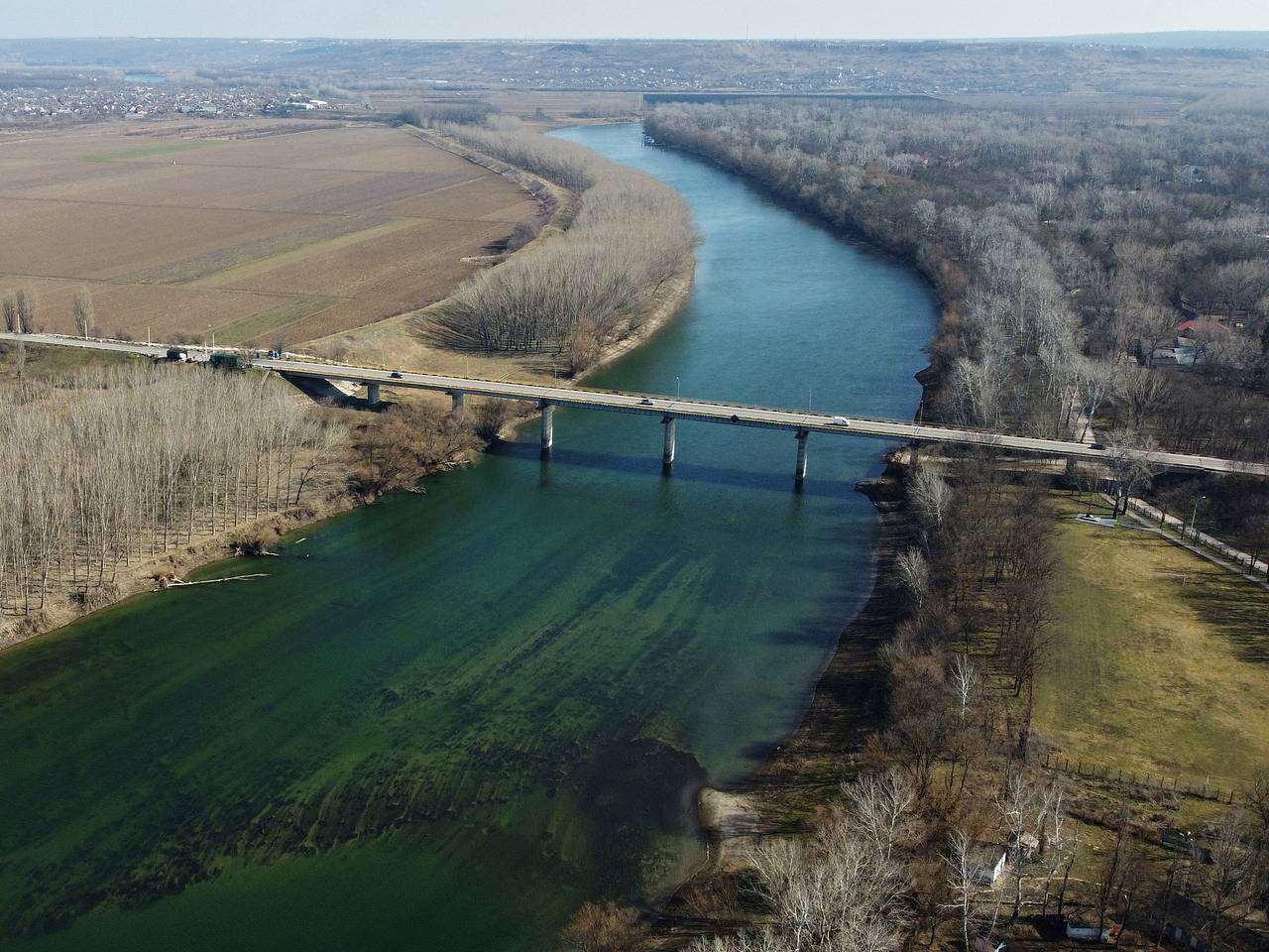 Молдавия тайно передала Украине управление водами Днестра