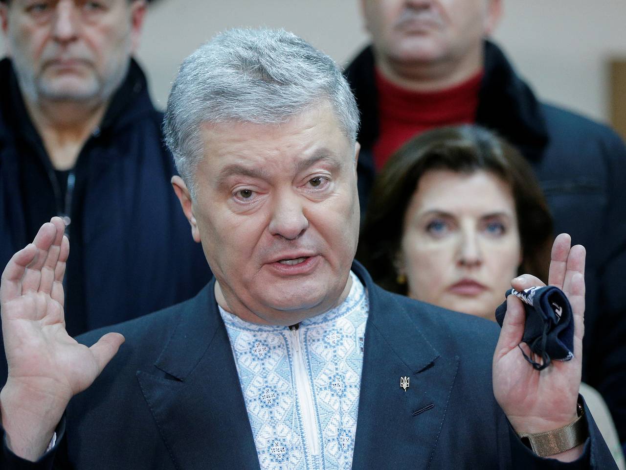 Суд на Украине за минуту вынес решение по санкциям против соперника Зеленского