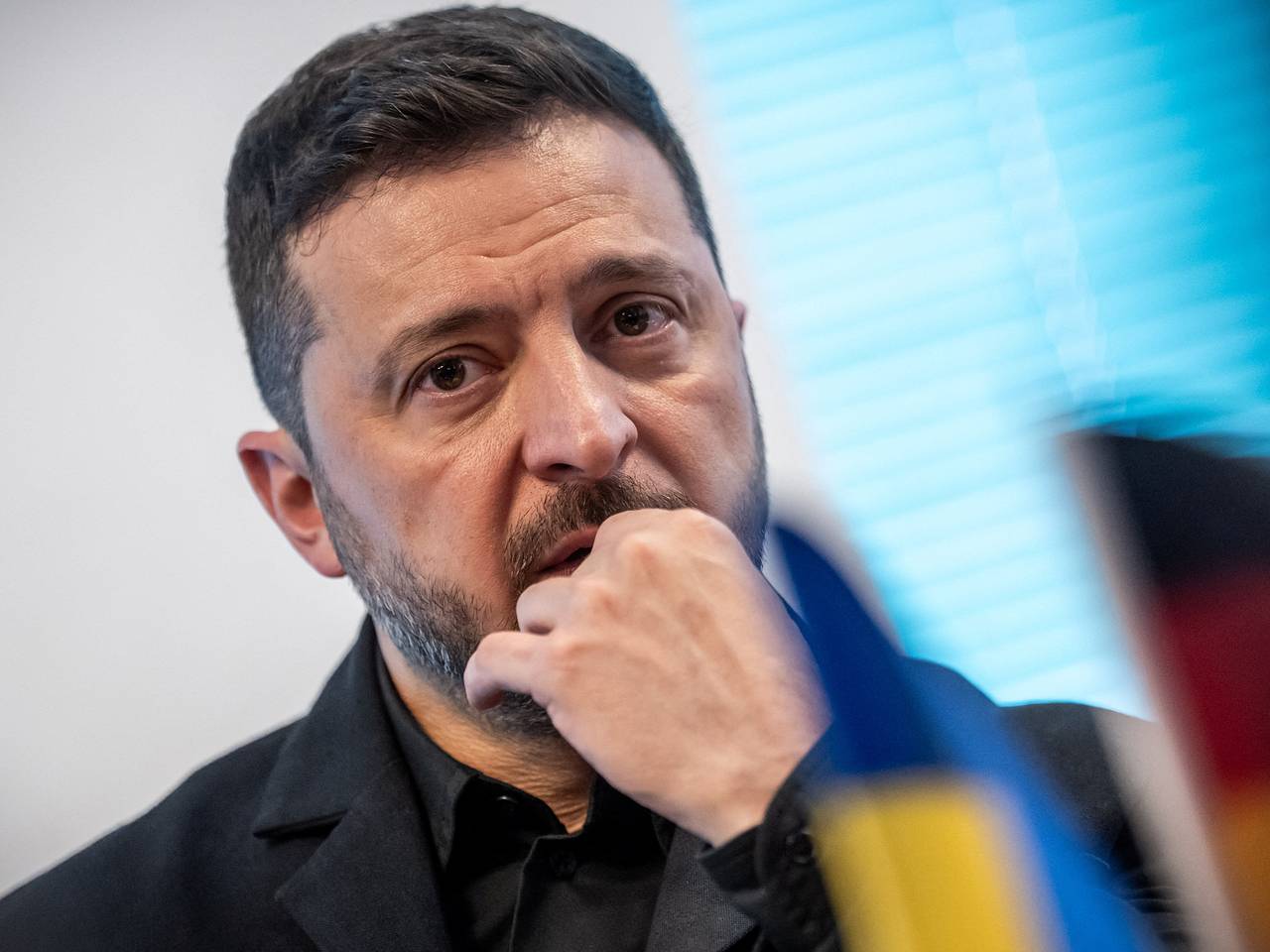 В действиях Зеленского увидели попытку &laquo;выпустить пар&raquo;