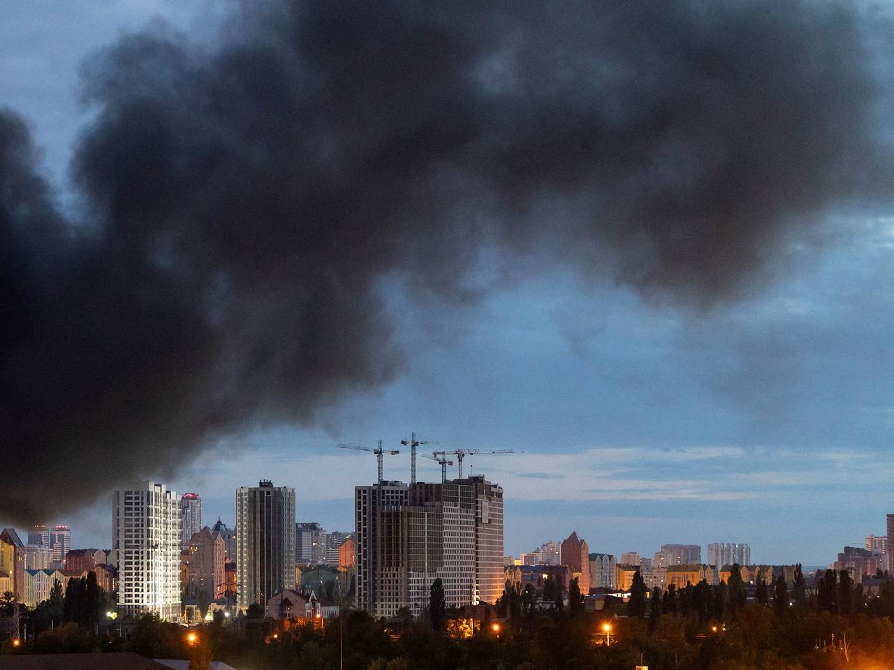 Взрыв на складе боеприпасов под Киевом после удара России привел к увольнениям