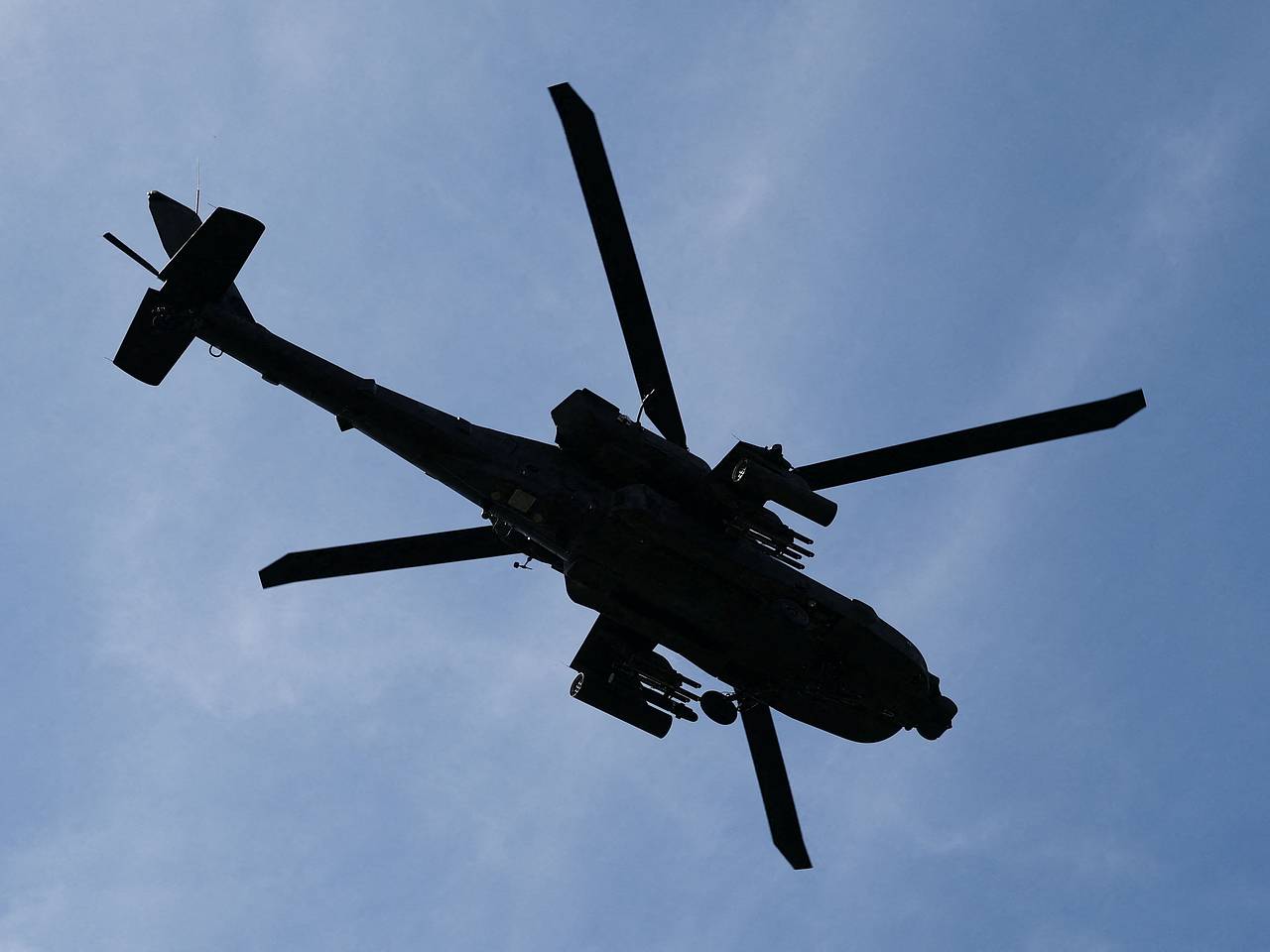 В США двое пилотов погибли при крушении военного вертолета
