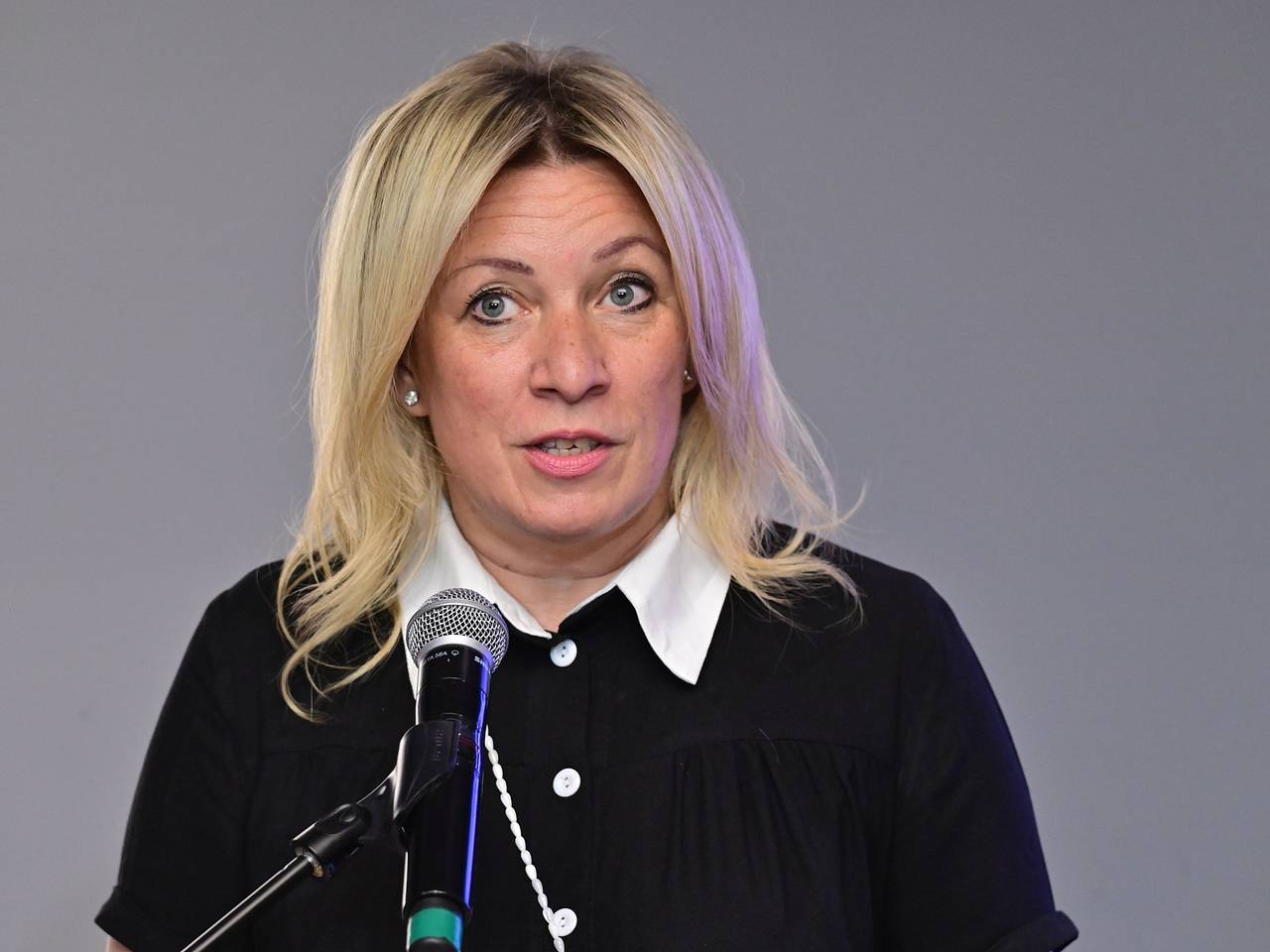 Захарова сообщила о планах ВС России продолжать наносить удары по целям в Черном море